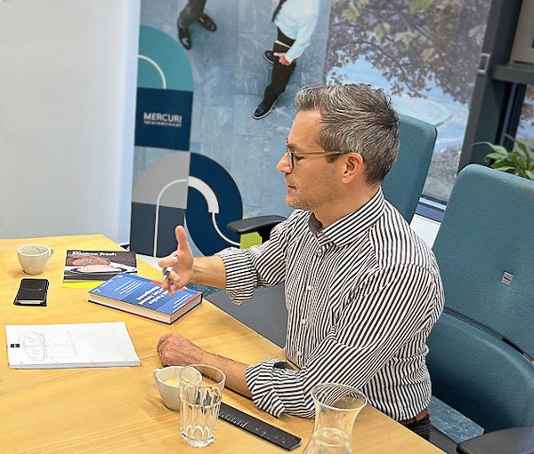 Praktický workshop nabídne konkrétní pohled na to, jak úspěšně převést nové nápady a změny do každodenního provozu. Praktický workshop nabídne konkrétní pohled na to, jak úspěšně převést nové nápady a změny do každodenního provozu.