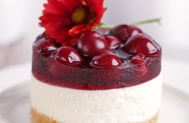 Mini cheesecake s višní (nepečený)