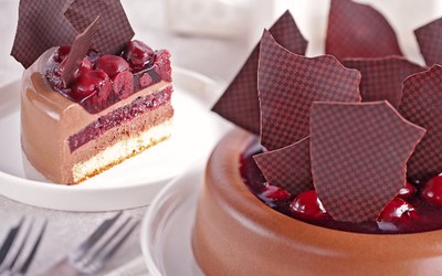 Čokoládový mousse s višní - dort
