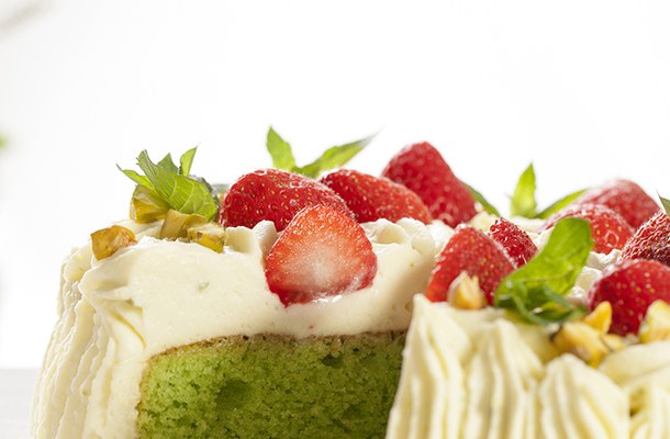 Pistachio velvet cake