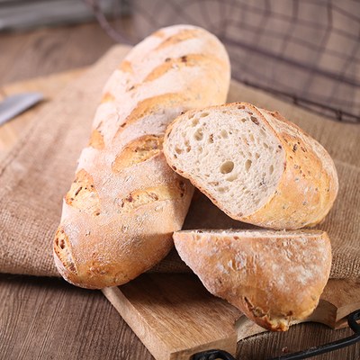 Chléb cibulovo-česnekový (Mr. Korn Onion Garlic)
