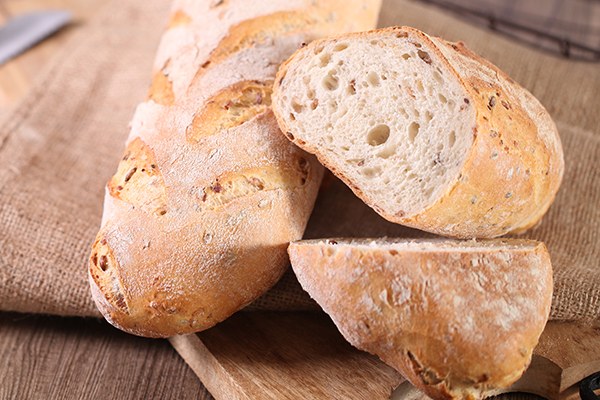 Chléb cibulovo-česnekový (Mr. Korn Onion Garlic)