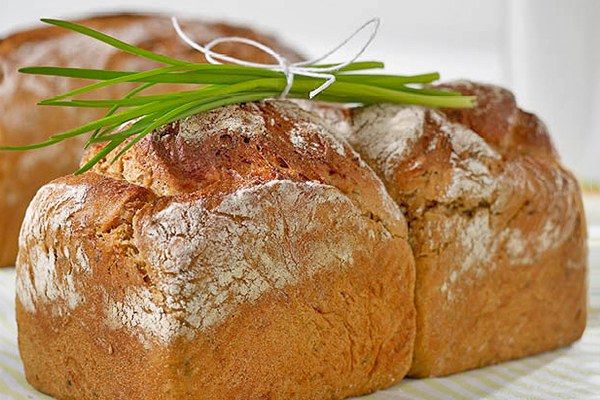 Šestizrnný formový chléb