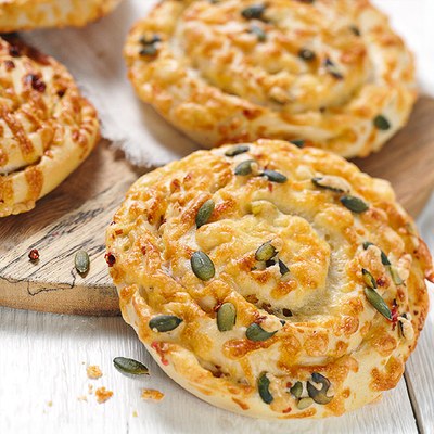 Šnek s mrkví, dýňovým semínkem a čedarem